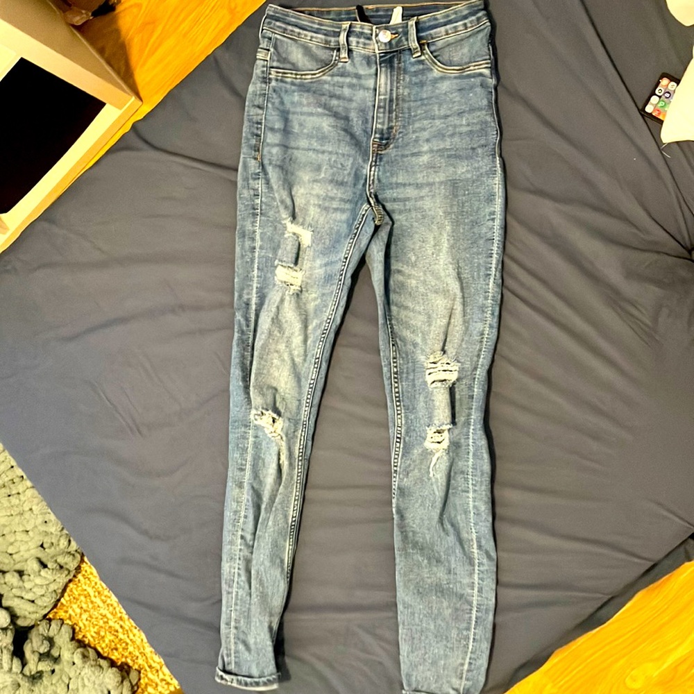 Girls ripped skinny jeans